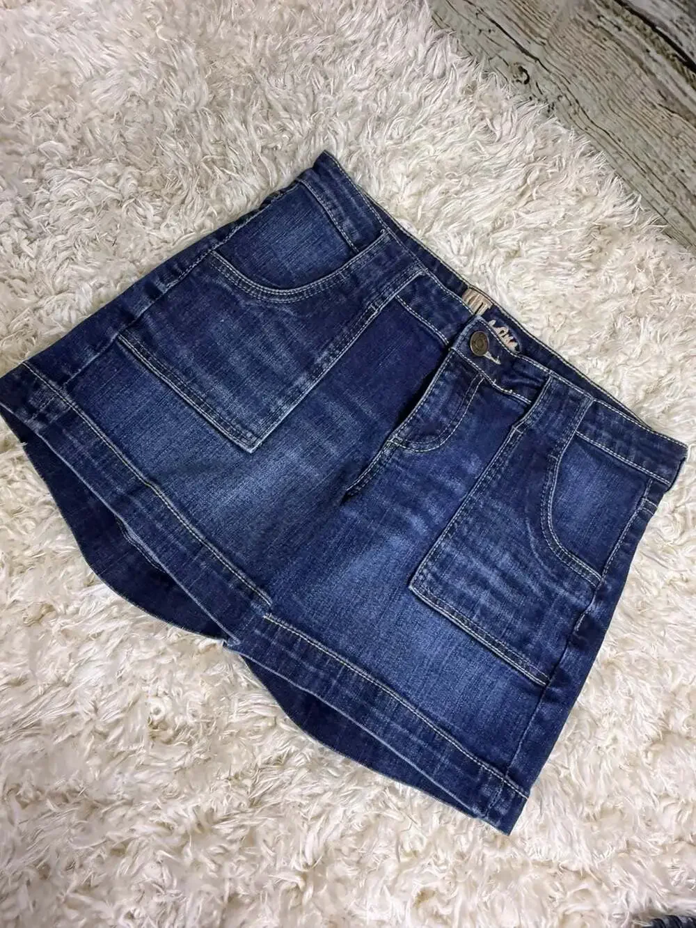 KUT from the Kloth Size 8 Shorts Dark Wash Denim